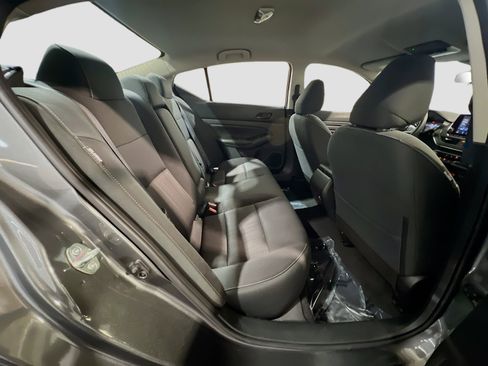 Used 2025 Nissan Altima 2.5 SV FWD image 18