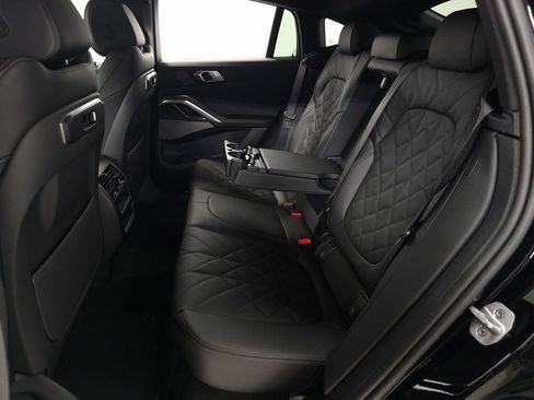 Used 2026 BMW X6 xDrive40i w/ Premium Package image 31