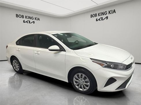 Used 2024 Kia Forte LX FWD image 7