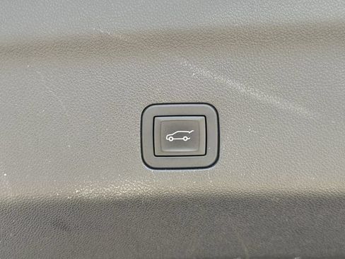 Used 2025 Chevrolet Tahoe LT AWD/4WD image 31