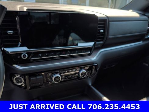 Used 2025 GMC Sierra 2500 SLT w/ SLT Premium Package image 8