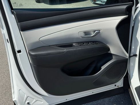 Used 2025 Hyundai Tucson SE image 22