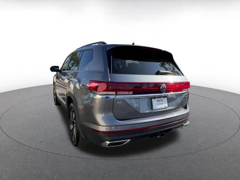 Used 2025 Volkswagen Atlas SE image 11