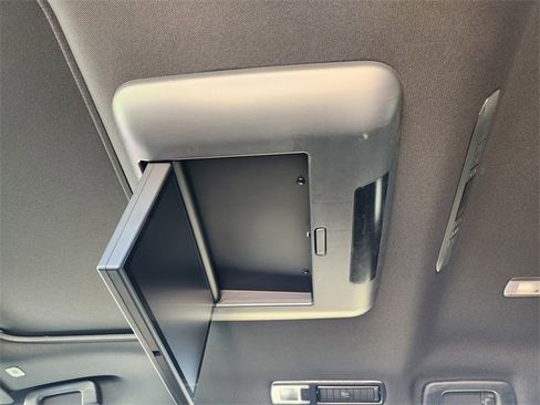 New 2026 Toyota Sienna Limited image 18