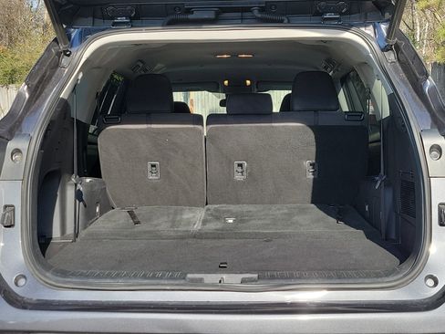 Used 2022 Toyota Highlander LE image 14