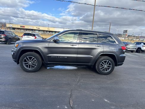 Used 2018 Jeep Grand Cherokee Limited image 7