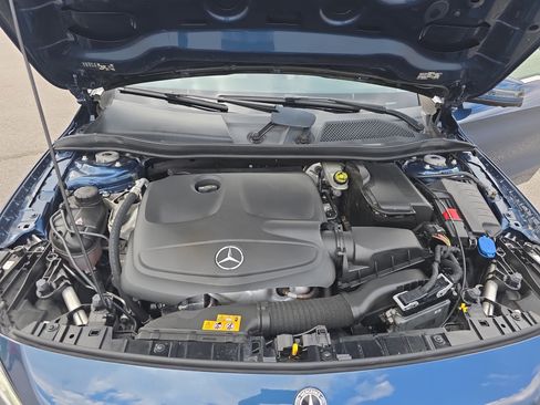 Used 2020 Mercedes-Benz GLA 250 4MATIC w/ Premium Package image 30