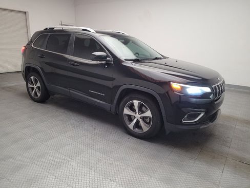 Used 2019 Jeep Cherokee Limited image 11
