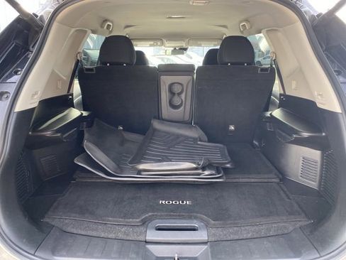 Used 2019 Nissan Rogue SV image 14