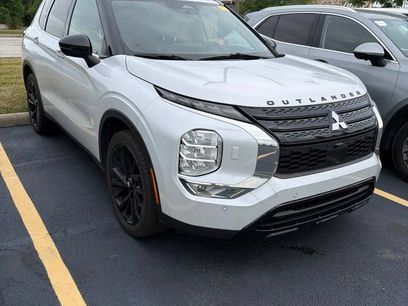 Used 2023 Mitsubishi Outlander SE