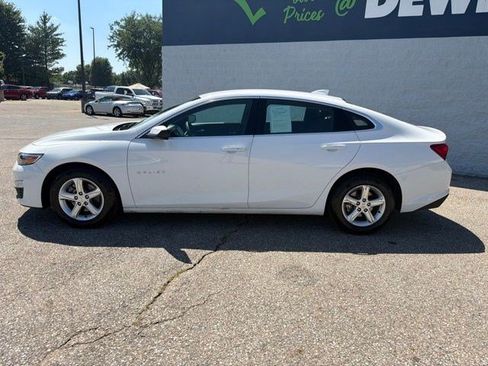 Used 2024 Chevrolet Malibu LT FWD image 2