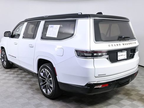 Used 2023 Jeep Grand Wagoneer L Series III w/ Rear Seat Video Group 1 AWD/4WD image 4
