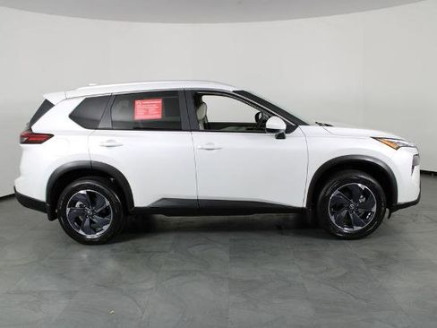 Certified 2024 Nissan Rogue SV w/ SV Premium Package image 15