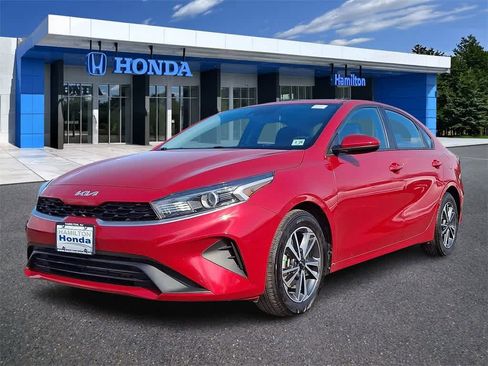 Used 2023 Kia Forte LXS image 1