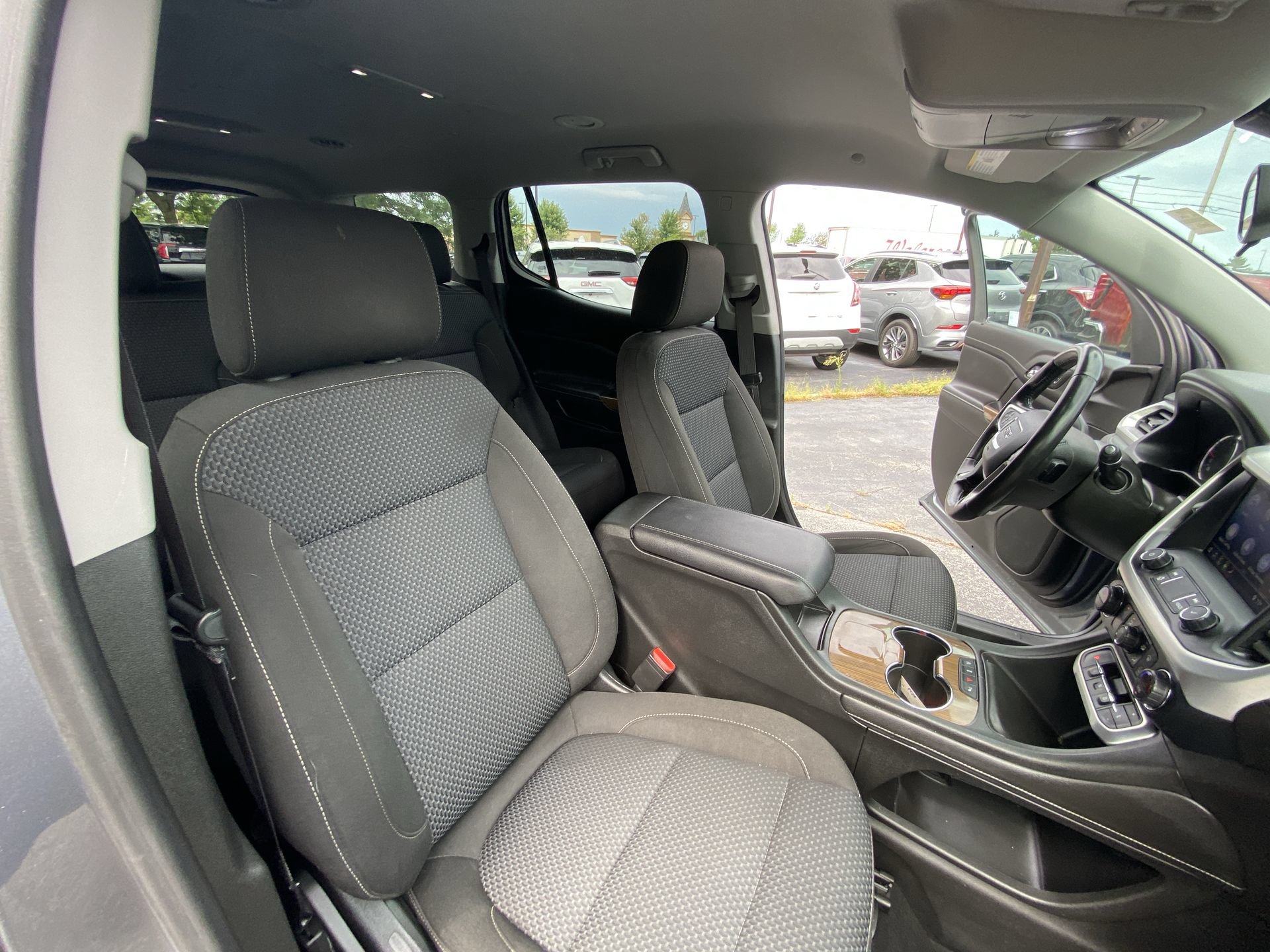 Used 2020 GMC Acadia SLE FWD image 28
