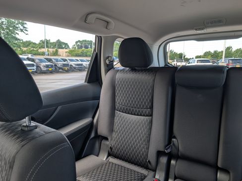 Used 2020 Nissan Rogue S AWD/4WD image 12