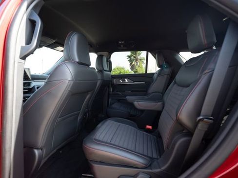 Used 2025 Ford Explorer ST-Line w/ Premium Package image 6