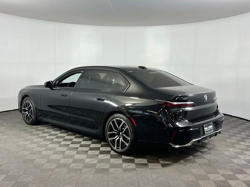 Used 2025 BMW 740i RWD image 8