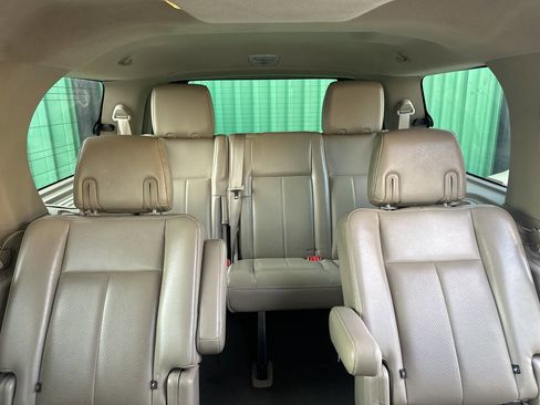 Used 2010 Ford Expedition Limited image 7
