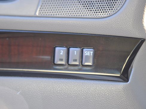 Used 2011 INFINITI G37 Journey w/ Premium Pkg image 24