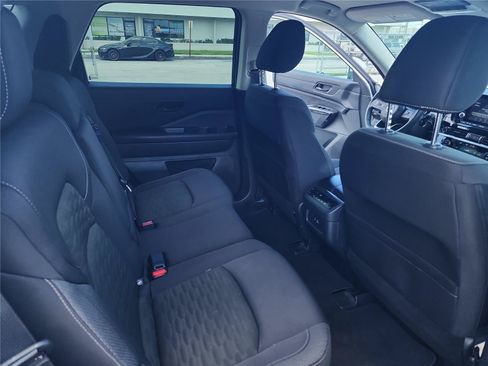 Used 2024 Nissan Pathfinder SV FWD image 25