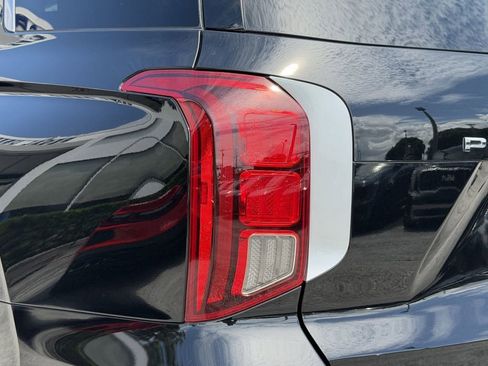 Used 2024 Hyundai Palisade SEL w/ Premium Package FWD image 11