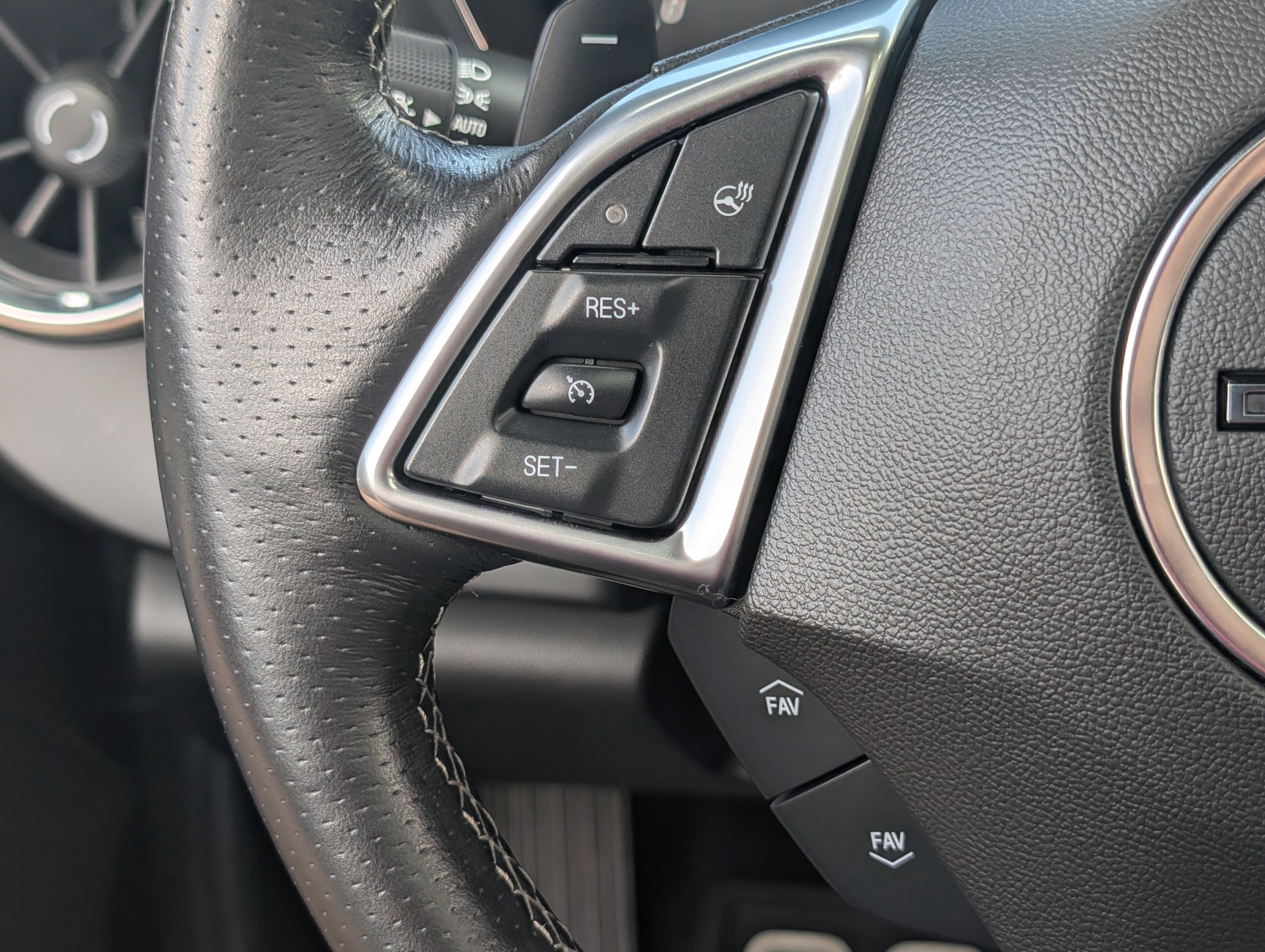Used 2018 Chevrolet Camaro SS RWD image 23