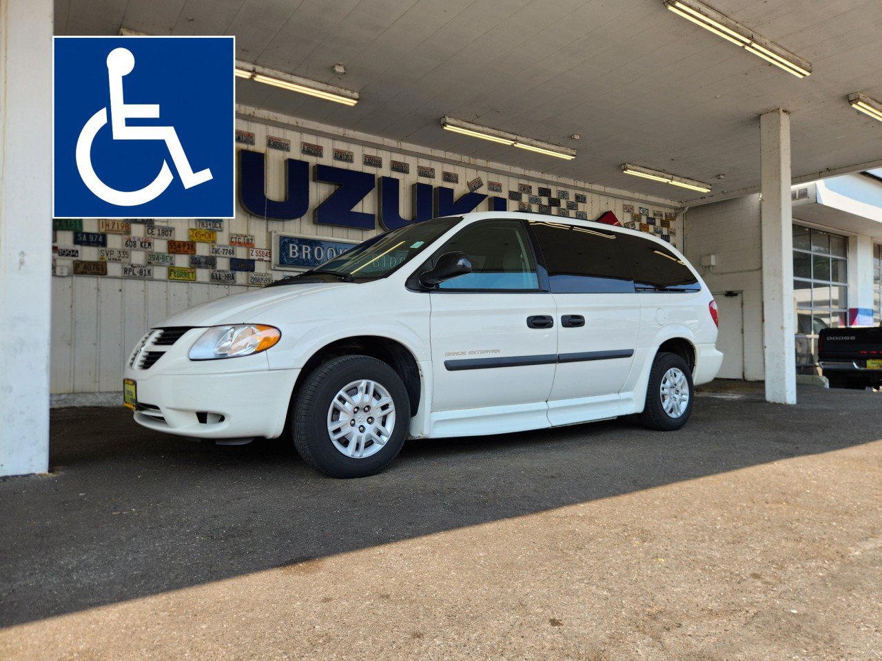 Used 2007 Dodge Grand Caravan SE w/ Popular Equipment Group I FWD image 2