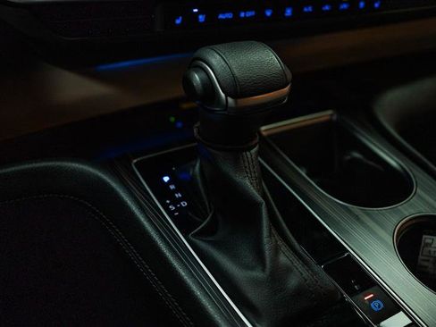 Used 2023 Toyota Sienna Platinum image 22