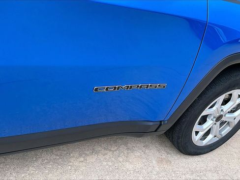 Used 2025 Jeep Compass Sport w/ Mopar Graphics Package AWD/4WD image 11
