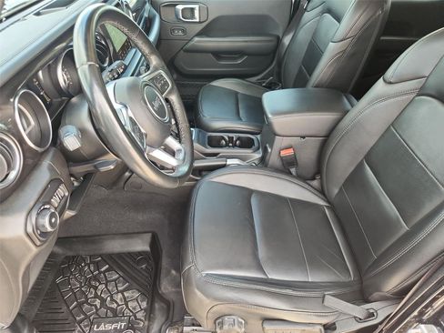 Used 2021 Jeep Wrangler Unlimited Sahara AWD/4WD image 19