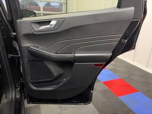 Used 2025 Ford Escape Platinum AWD/4WD image 19