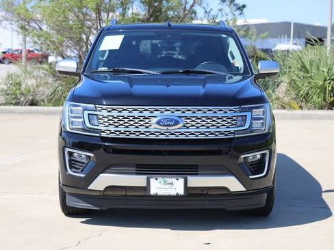 Used 2018 Ford Expedition Platinum RWD image 2