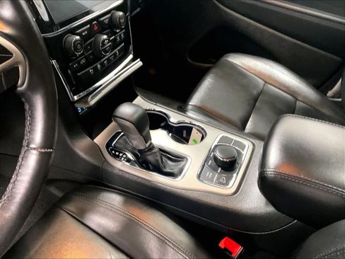 Used 2022 Jeep Grand Cherokee Limited image 20