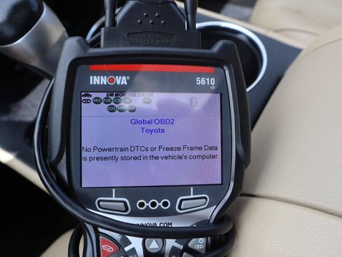 Used 2016 Toyota Highlander XLE AWD/4WD image 26