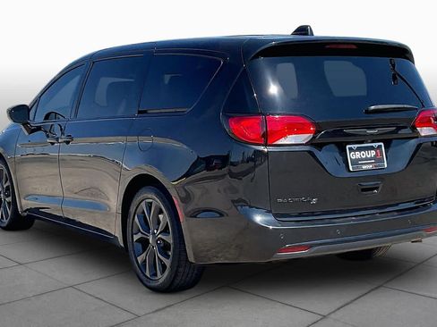 Used 2018 Chrysler Pacifica Touring Plus w/ S Appearance Package FWD image 11