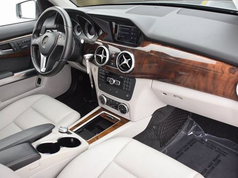 Used 2015 Mercedes-Benz GLK 350 2WD image 14