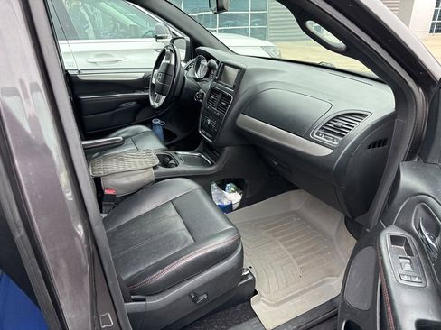 Used 2017 Dodge Grand Caravan GT image 8
