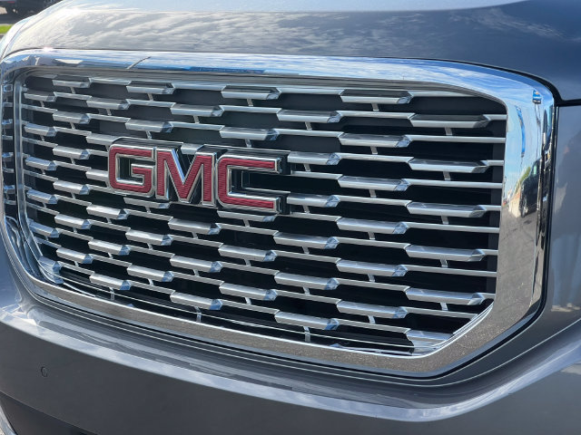 Used 2018 GMC Yukon Denali w/ Enhanced Security Package AWD/4WD image 42