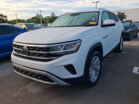 Used 2022 Volkswagen Atlas Cross Sport SE w/ Panoramic Sunroof Package FWD image 4