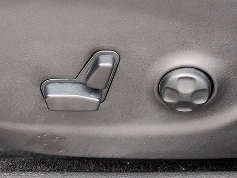 Used 2015 Jeep Cherokee Trailhawk w/ Comfort/Convenience Group image 18