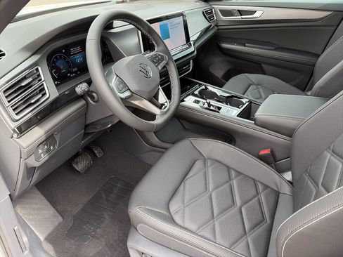 New 2026 Volkswagen Atlas Cross Sport SE FWD image 14