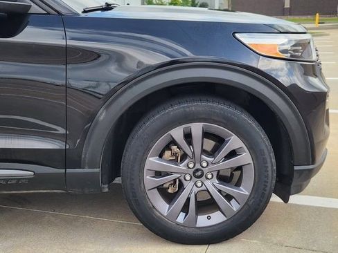 Used 2021 Ford Explorer XLT w/ Equipment Group 202A RWD image 8