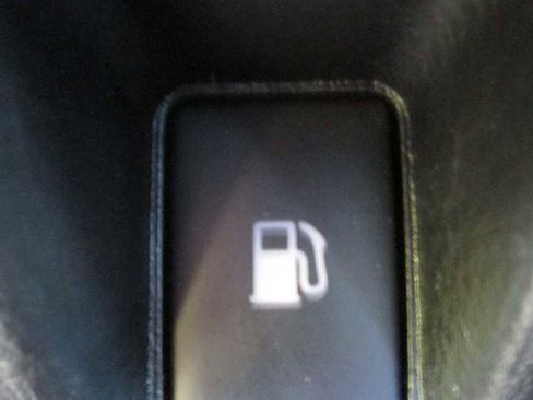 Used 2019 Toyota Highlander XLE image 40