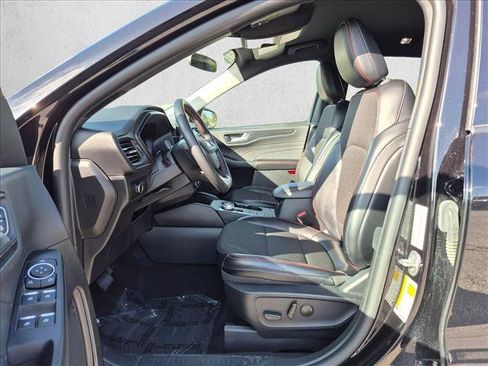 Used 2025 Ford Escape ST-Line FWD image 16
