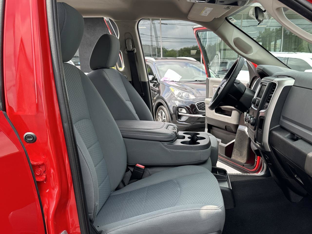 Used 2020 RAM 1500 Classic SLT AWD/4WD image 42