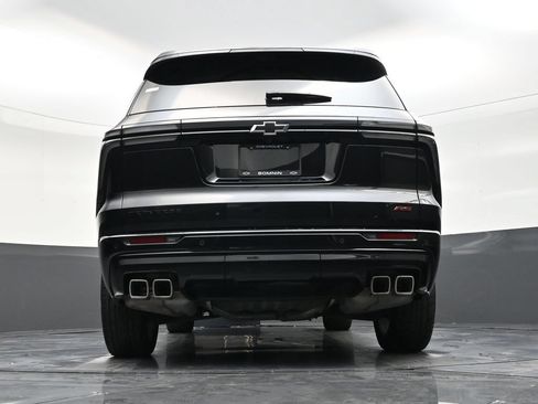 Used 2024 Chevrolet Traverse RS FWD image 20