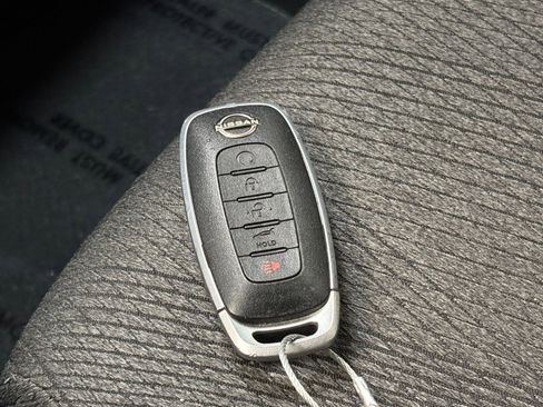 Used 2025 Nissan Rogue SV FWD image 27