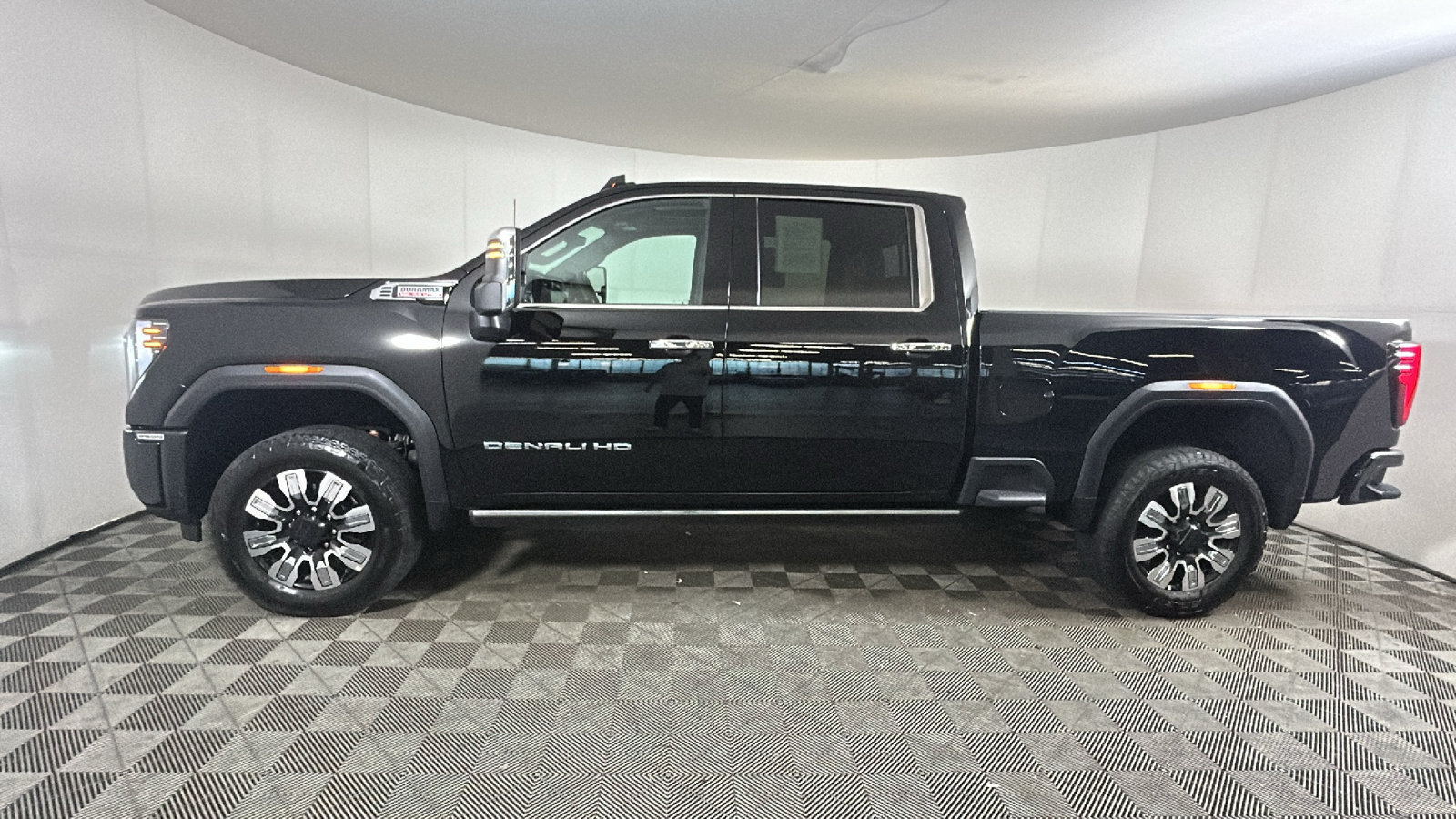 Used 2025 GMC Sierra 2500 Denali w/ Denali Reserve Package AWD/4WD image 7