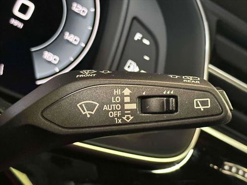 Used 2025 Audi Q8 Premium Plus w/ Premium Plus Package image 10